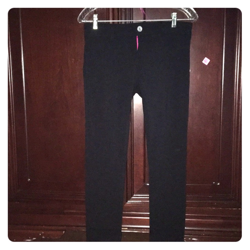 Long, all-black stretchy pants - 1